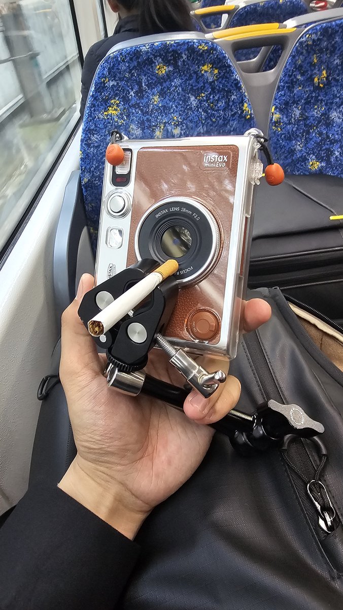 Pran_atelier's tweet photo. I love my cursed photography setups https://t.co/XWpPpdu0ss