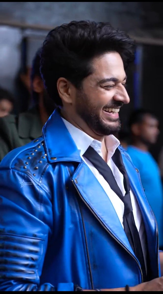 peps1048775731's tweet photo. That smile, that light, that effortless charm… absolutely magnetic❤️

#GauravKhanna https://t.co/KMGsDAfduf