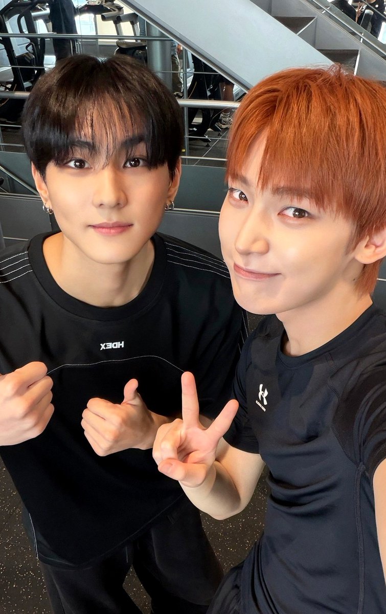 wampiricas's tweet photo. destiny boy ❤︎  au #sunwon 

Sunoo tinha um objetivo simples: conquistar o vizinho nerd, com carinha de virgem que sempre  frequentava a academia.

Só não esperava que Jungwon estivesse sempre um passo à frente, já tendo sua rotina inteira em mãos, e talvez, também interessado o suficiente para fazer qualquer coisa pelo ruivo.