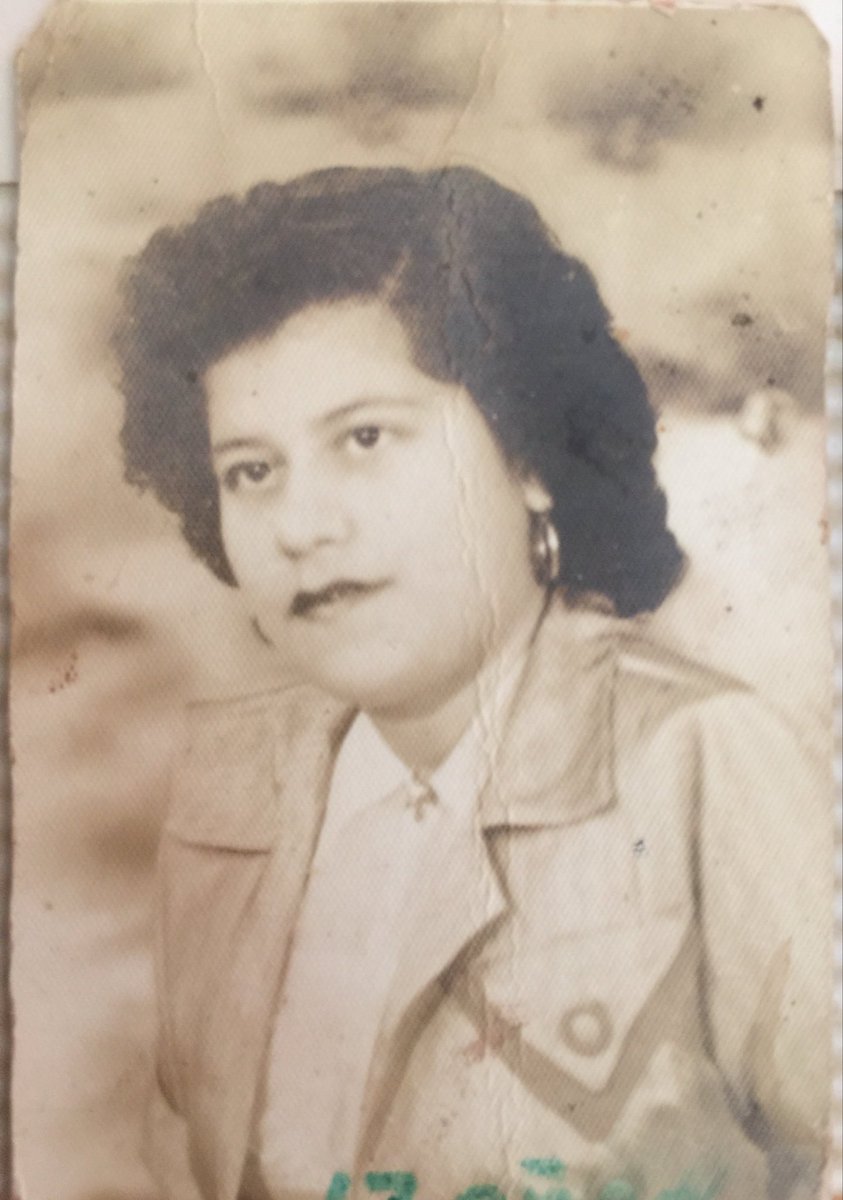 AlmaDeliaC's tweet photo. La señora de la foto, mi madre, cumple hoy 91 años.
Entre las dos fotos hay 78 años, 4 hijos, 12 nietos, 7 biznietos, ha perdido a dos hijos, enviudó, 2 infartos cerebrales; demencia vascular y mucha vida.
¡Feliz cumple mamita! 🥰🥰🥰 https://t.co/NVfXBNUWyS
