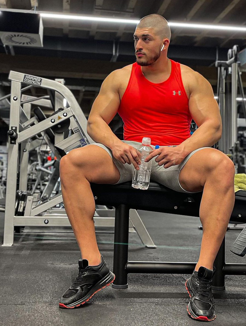 SerbianMuscle's tweet photo. Muscle stud Aleksandar
#Srbija #Serbia https://t.co/x4aTjngizw