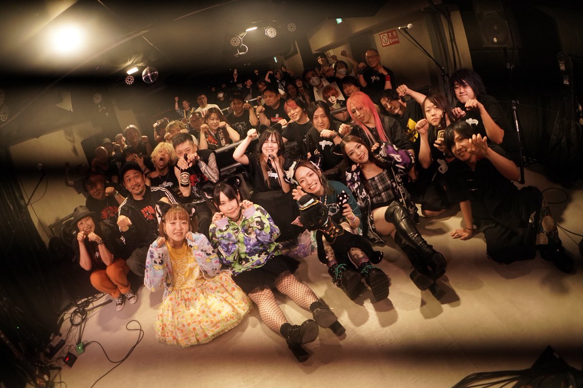 drtxm's tweet photo. 改めて！昨日の-飲暴論-主催のこにたん＆尚子ちゃん、猫たちを長〜い眠りから起こしてくれてありがとう🐈‍⬛🌈大好きなみんなが居て歌って飲んで食べてタイムスリップしたみたいに楽しいイベントでした💚また逢う日までみんな元気で居るんやで！！健康第一✊✨ https://t.co/v82k2zTwwu
