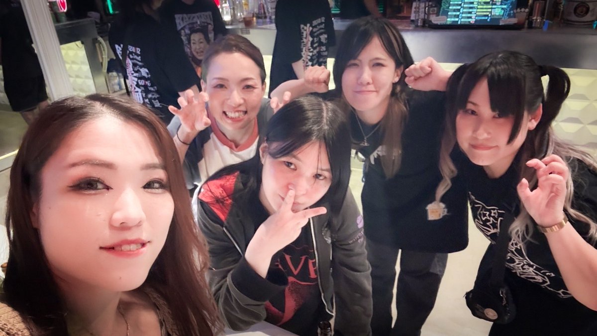 drtxm's tweet photo. 改めて！昨日の-飲暴論-主催のこにたん＆尚子ちゃん、猫たちを長〜い眠りから起こしてくれてありがとう🐈‍⬛🌈大好きなみんなが居て歌って飲んで食べてタイムスリップしたみたいに楽しいイベントでした💚また逢う日までみんな元気で居るんやで！！健康第一✊✨ https://t.co/v82k2zTwwu
