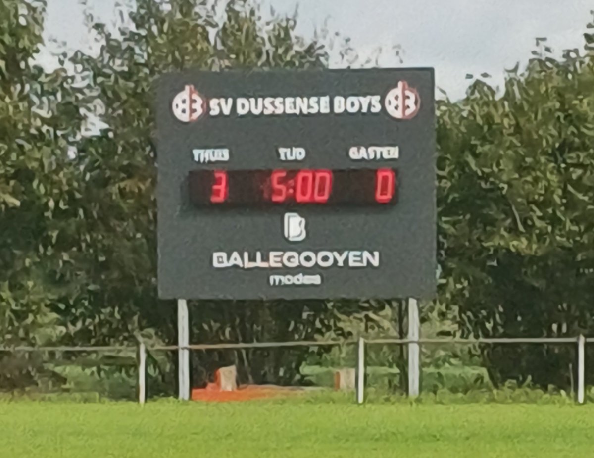 FRJacco's tweet photo. Ruststand bij @Dussense_boys  - #vvDIA uit #Teteringen 3 - 0 in het voordeel van de kasteelheren uit #Dussen @RVoetbal @Wout_Pluijmert @bndestemvoetbal https://t.co/6qP0UKeBxh