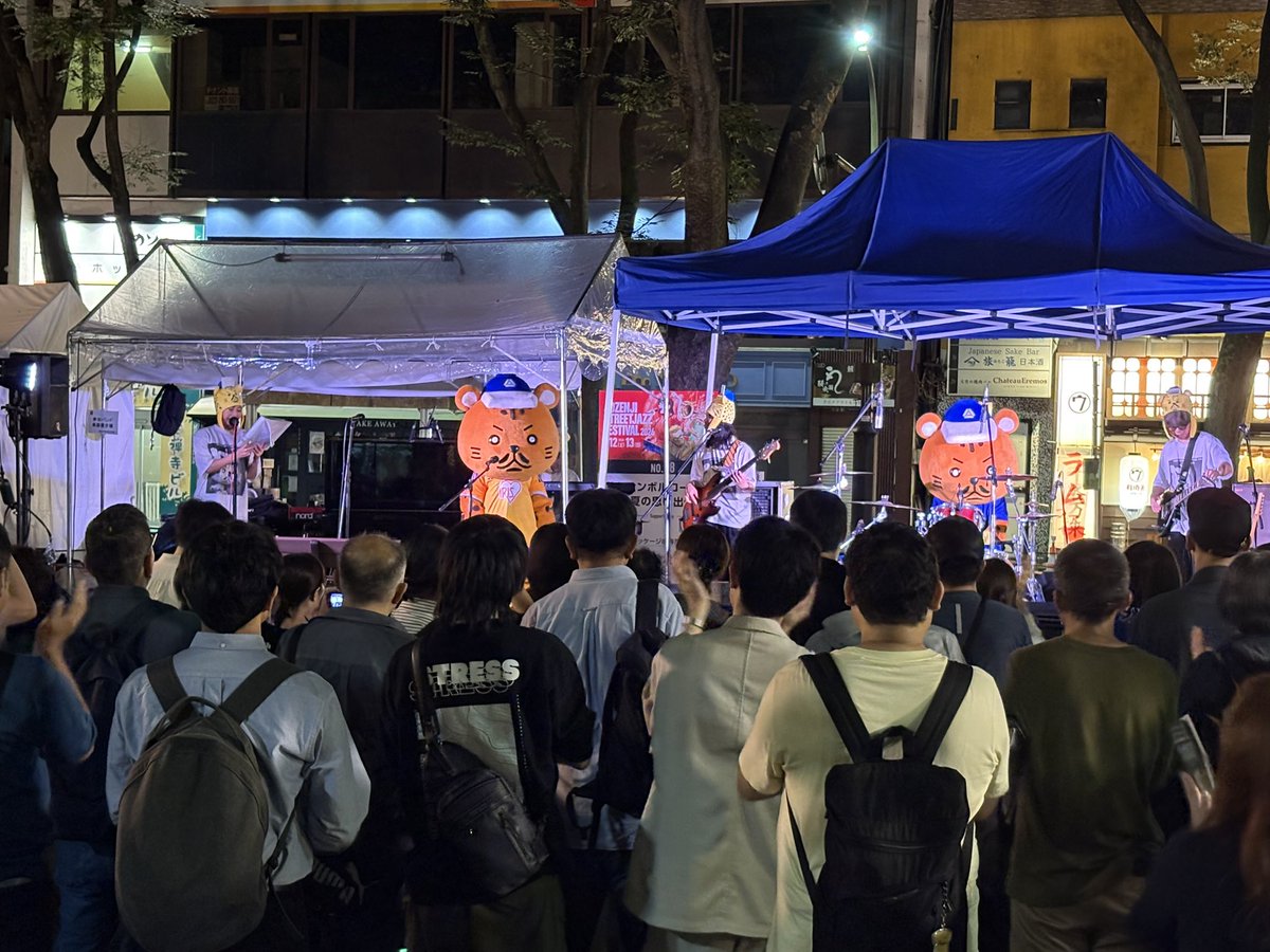 kohsoku_cheetah's tweet photo. 株式会社高速presentsおとどけチータくん広場にご来場ありがとうございましたミャウ😸。トラブルにより尻切れトンボ終了が悔やまれるけど、ブースやステージに集まってくれたみなさんのお陰で楽しい２日間だったミャウ‼️。次は9/19にオクトバーフェスト登場するよ。サンキュージャズフェス😻😻😻 https://t.co/mGAQHZY7lW