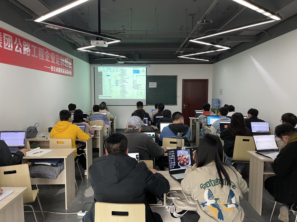 LoreleiRel4dc9's tweet photo. Gran taller de marketing digital hoy! Aprendí trucos clave para redes sociales de expertos del sector, increíble intercambio con compaeros!， https://t.co/JaJSNi4DSR