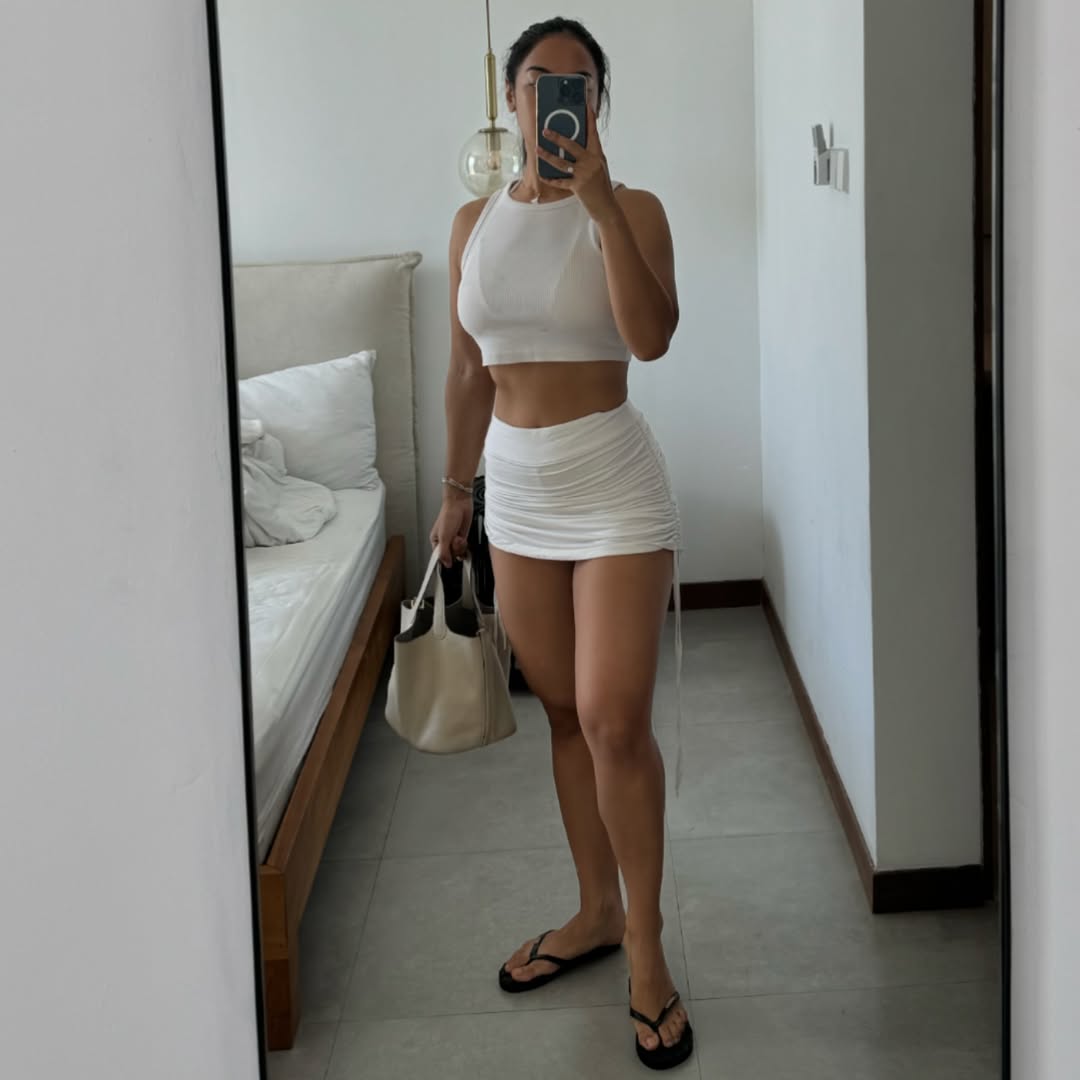 CertAninSimp's tweet photo. god she can use those thighs to choke the life from me
#AninditaHidayat https://t.co/tqxLsRcUJw