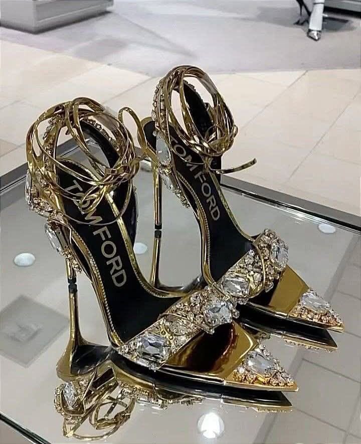 _littlemeadow's tweet photo. tomford heels https://t.co/myUN0UDSqK