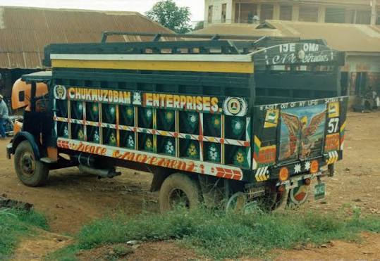 JTHMFakeFan's tweet photo. Random obsession: Nigerian painted lorries https://t.co/ZGwqUQlvID