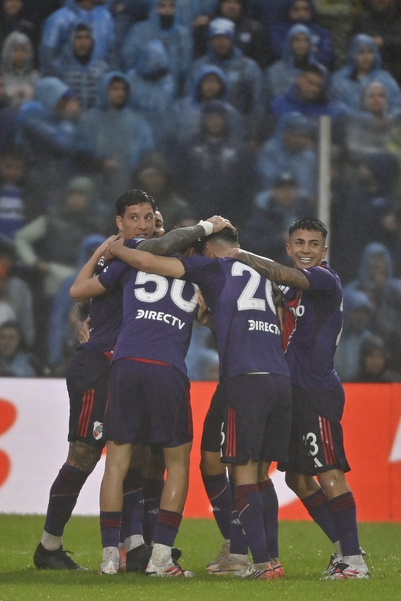 RiverPlate's tweet photo. 😁 Buen domingo, 𝐫𝐢𝐯𝐞𝐫𝐩𝐥𝐚𝐭𝐞𝐧𝐬𝐞𝐬 🤍❤️🤍 https://t.co/q3J0tjtlPF