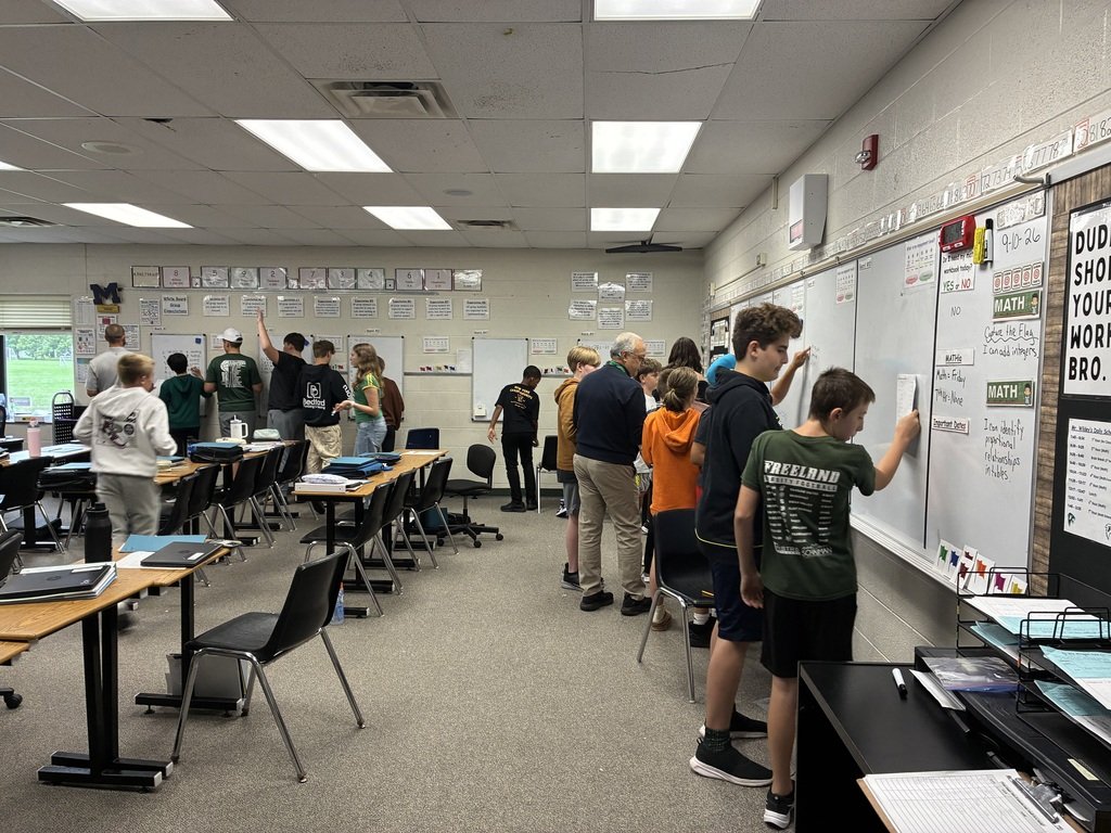 FCSD_FMS's tweet photo. ➗🧠 Math in action! Mr. Wildey’s 7th grade math students worked together on whiteboards, solving problems, sharing strategies, and talking through their thinking. Great collaboration happening at FMS! 💚🤍

#FreelandFalcons #FMS #MathInAction https://t.co/iOzcl10a1o