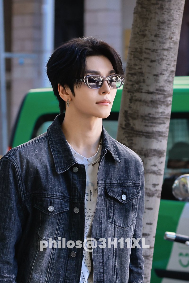 3H11XL's tweet photo. 260913 🤳

#씬롱 #허씬롱 #XINLONG #鑫隆 #シンロン 
#알파드라이브원 #ALPHADRIVEONE #ALD1 https://t.co/4Tz7dC9Jpt