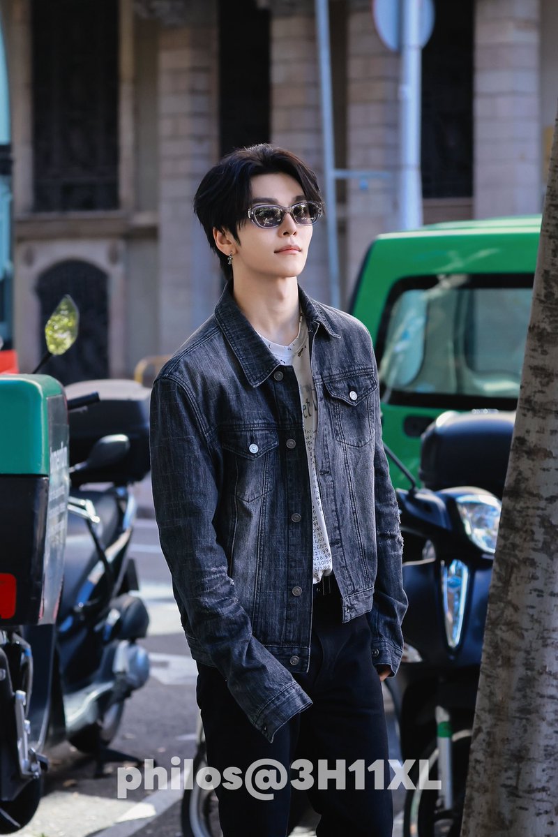 3H11XL's tweet photo. 260913 🤳

#씬롱 #허씬롱 #XINLONG #鑫隆 #シンロン 
#알파드라이브원 #ALPHADRIVEONE #ALD1 https://t.co/4Tz7dC9Jpt