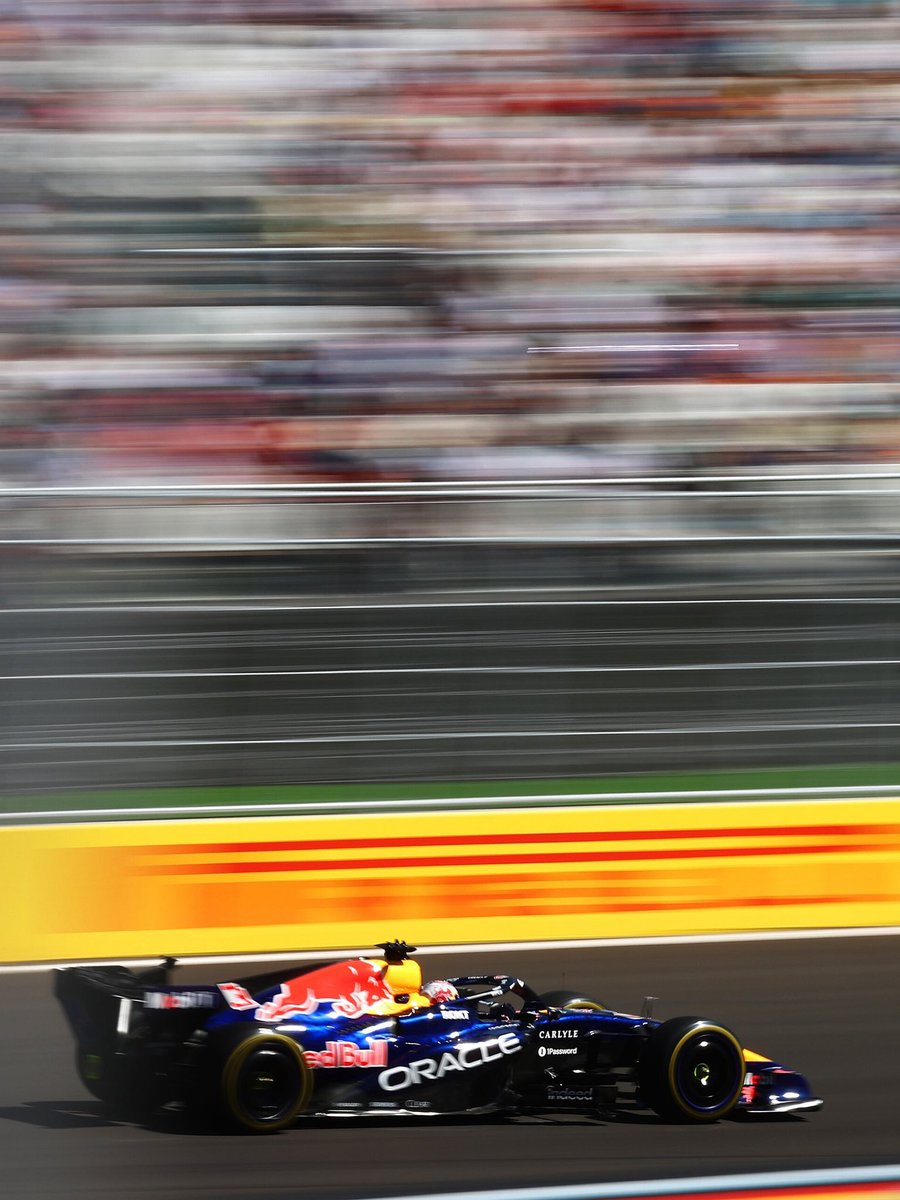 LidyWeda's tweet photo. #SpanishGP #MaxVerstappen de start is puik en door na P2 #keeppushing https://t.co/5IMWSxbAWy
