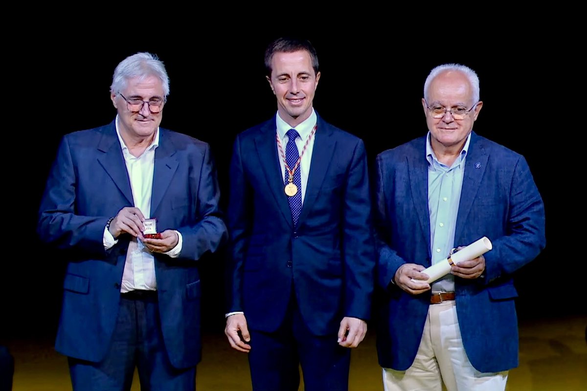 Asnimocom's tweet photo. Fundación Asnimo ha recibido  uno de los Premis Jaume II que otorga el Consell de Mallorca. Un galardón que distingue la labor de nuestra entidad abriendo caminos y luchando por los derechos y la inclusión social de las personas con discapacidad intelectual que atendemos. https://t.co/FGWsAAO8Dv