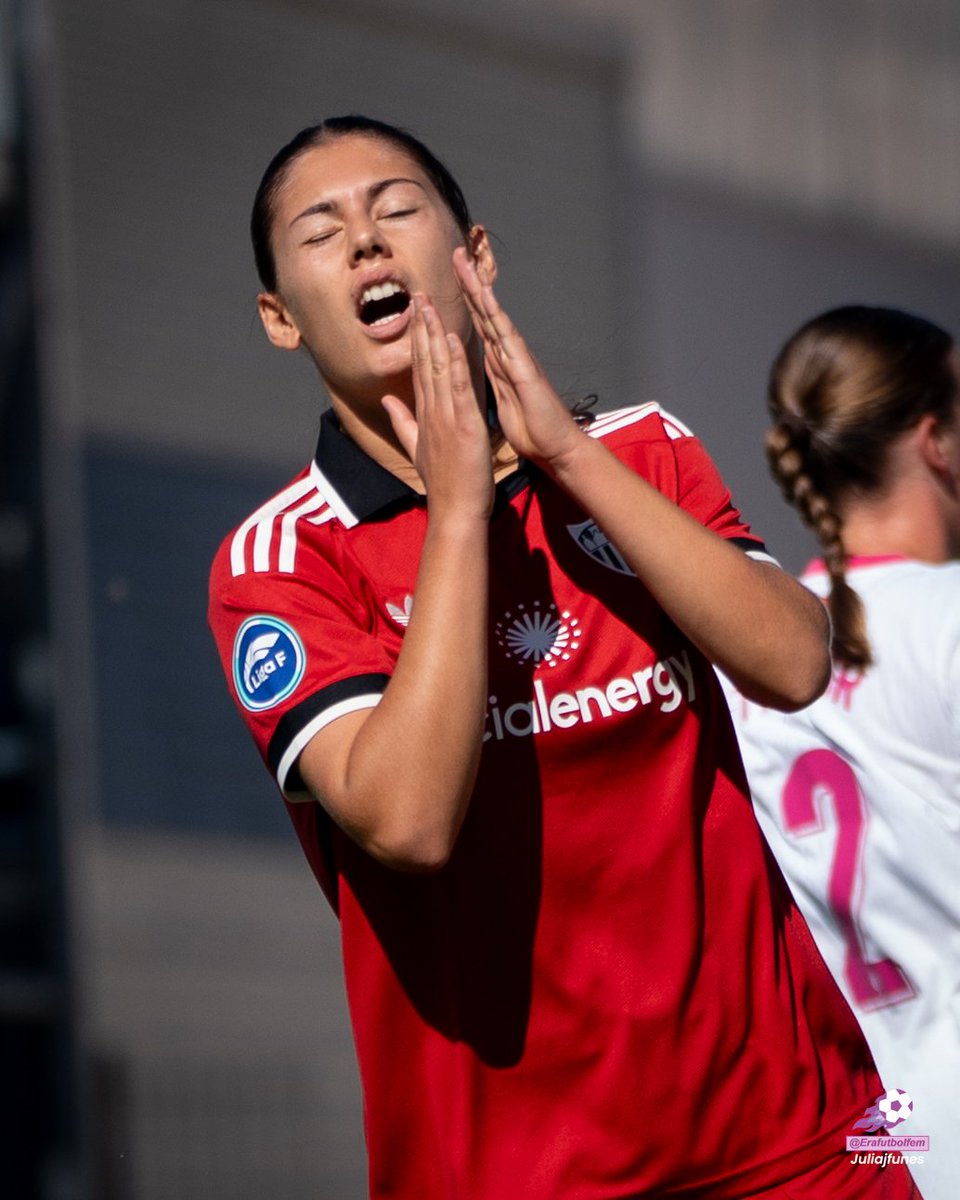 Erafutbolfem's tweet photo. 🎞️ FOTOGALERÍA del @MadridCFF ➖ @SevillaFC_Fem de @LigaF_oficial 

📸 @juliajfunes / @Erafutbolfem 

👉 Para ver la galería completa:
https://t.co/CewsRxSd3F https://t.co/GUtX1ncorM