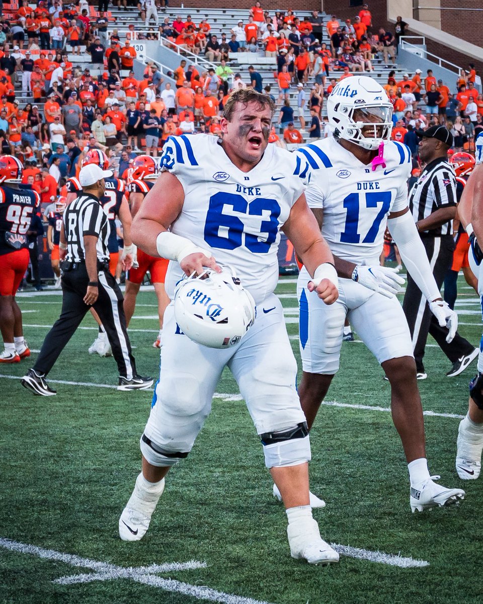 DukeFOOTBALL's tweet photo. #VictorySunday 😈 https://t.co/gXiGPJRiRY