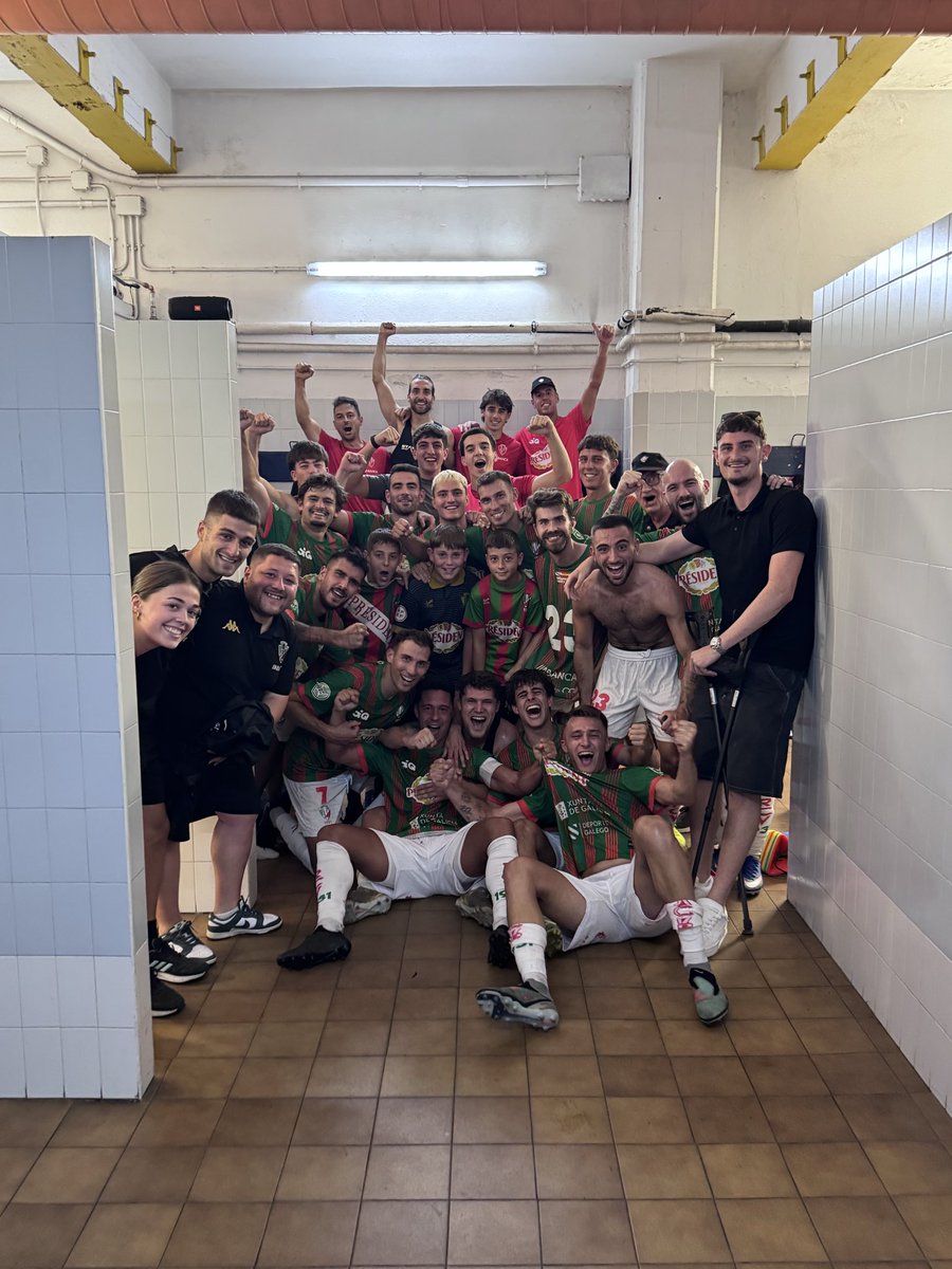 racingvillalbes's tweet photo. 🔚 Final en Elviña!
🥳 1º +3 da tempada nunha sempre complicada saída.
Logo dunha primeira parte moi completa de todo o equipo, conseguimos frear os arreóns para levarnos todo o botín.
@AtlCorunaMonta 2-3 RCV
Goles: Muíño e Adri C (x2)
#orgullorcv❤️💚
#sentimentovillalbés https://t.co/JJNBH7nFC4