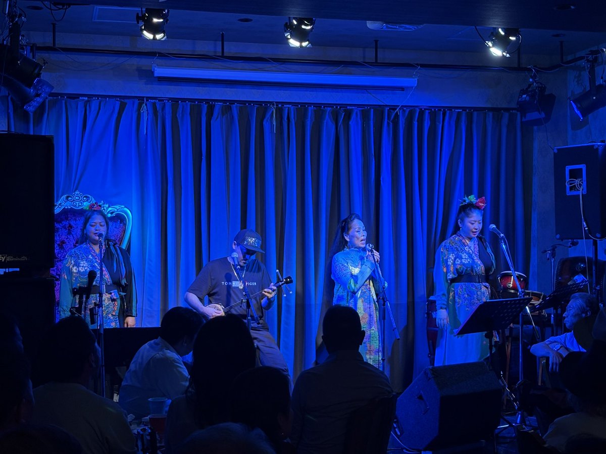 kawa24t's tweet photo. 夜は喜納啓子さんのお店OHANAのオープン記念ライブ。音楽ないいなー🎵 https://t.co/gelFPSahnr