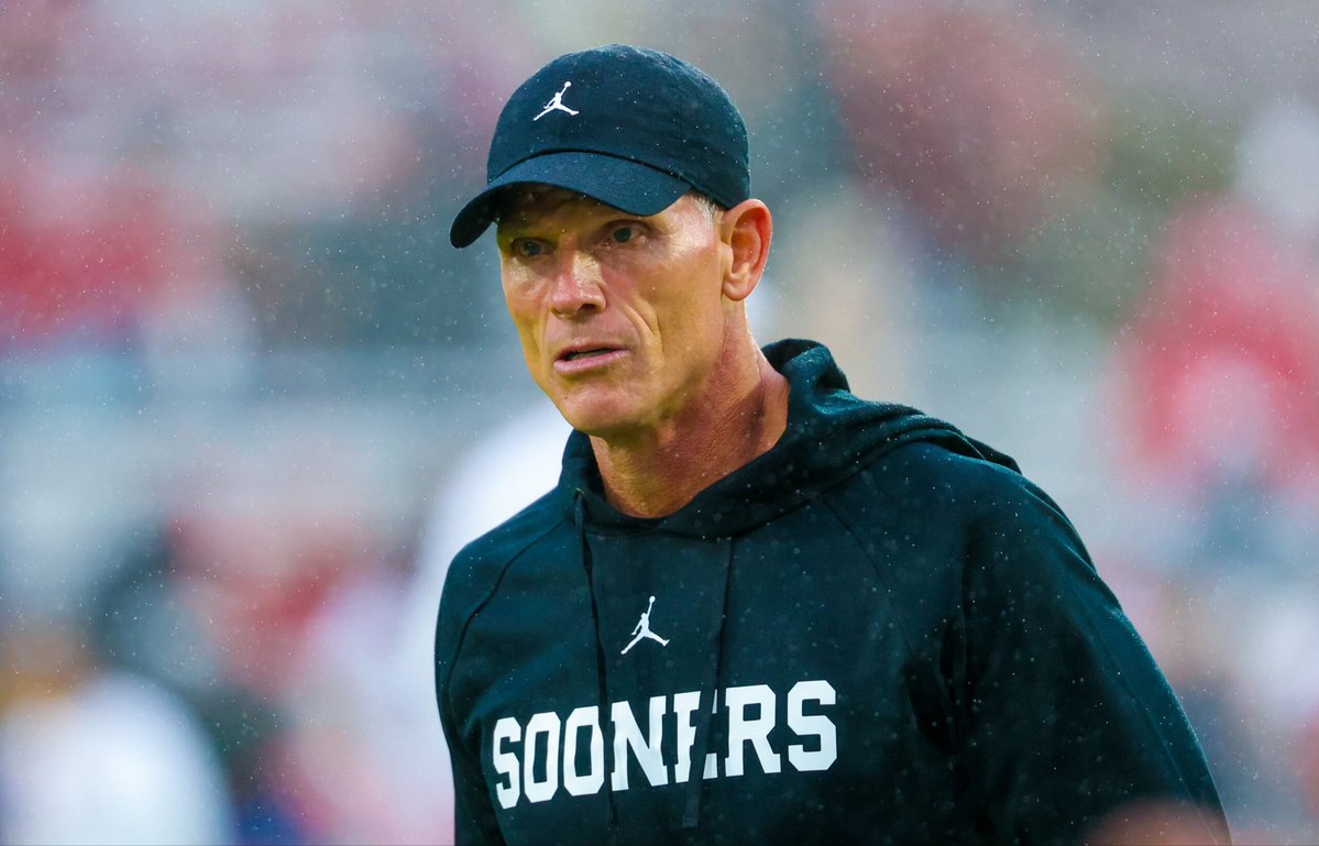 TheMainLinePod's tweet photo. Average disparity in total offense vs total defense rankings: 

Brent Venables: 79
Lincoln Riley: 56
Bob Stoops: 38 https://t.co/oH4AGS2LQD