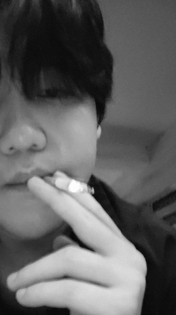 kRHYST4L's tweet photo. 할게없네 https://t.co/EgBriBCFgN