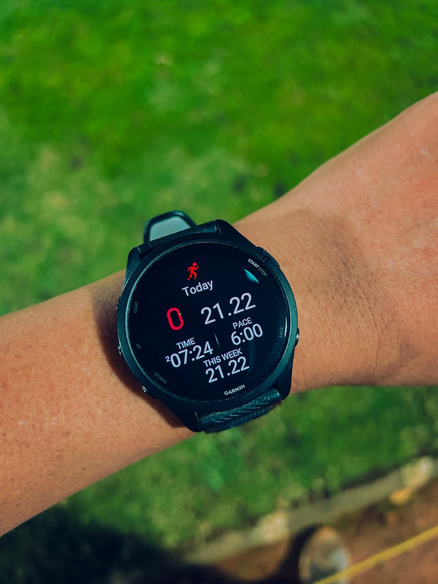 sadaniskala's tweet photo. Sesi lari sore ini halfie 21K muter-muter di track, ngaktifin mode hamster. 🐹
Rencana awalnya mau ngetrail ke Gunung Patuha, tapi apa daya tidur bablas dong tadi pagi haha.
#SundayLongRun #MentalAthletic https://t.co/Eg9b7mRl1z