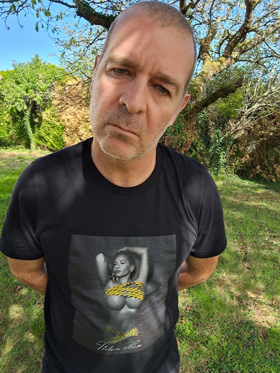 cedric_1974_'s tweet photo. Somewhere in the French countryside...

@PabloHugoMarca 🧢👕
@Victoria_Nova_ 🥀⭐️🖤💛
{The Most Beautiful Woman}

To buy Victoria⭐️Nova by Pablo&amp;Hugo caps and T-shirts:
https://t.co/cLU2FRTKyq https://t.co/IDXQuZI7k3
