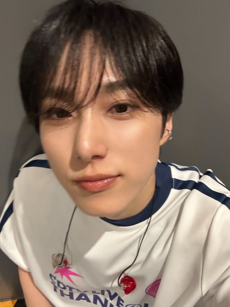 official__INI's tweet photo. [#尾崎匠海]

昨日の「CDTV ライブ！ライブ！秋の大感謝祭2026」ありがとうございました！！

みんなと一緒に盛り上がれてめちゃくちゃ楽しかった🔥

そしていよいよ東京ドーム。
あと3日って考えると、ワクワクする😁

5周年の今のINIを、11人で思いっきり届けたいと思います！
東京ドームで会おうね

#INI #OZAKITAKUMI