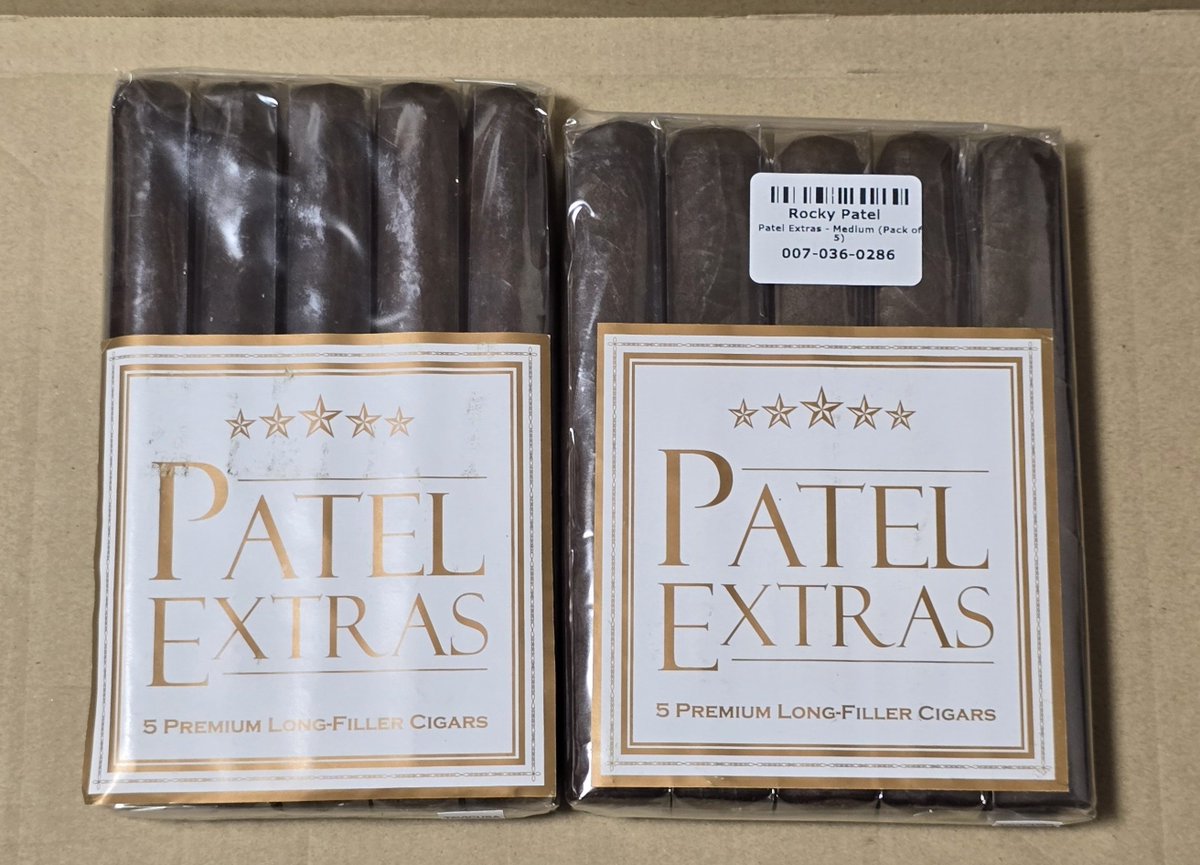 tobaccotaro's tweet photo. PATEL EXTRAS到着。

Rocky Patelが老朽化したTAVICUSA工場のヒュミドール整理を行い、保管されていた葉巻を放出したもの。

4サイズ各5本パック。全てロングフィラー、最低2年間熟成。
パック内は同じ葉巻で統一。ただし同サイズでも別パックになるとブレンドや大きさが異なる場合もあり。 https://t.co/bbl9xGhNAy