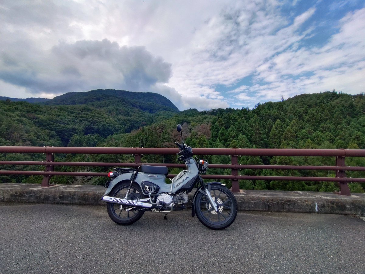akivfr's tweet photo. 曇り空の下、ちょっと走って来た🏍️
涼しかった。

維持管理走行です。

#CROSSCUB110 https://t.co/KP2Zfzefqk