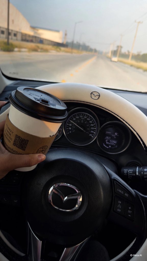 ItsBrendaC_'s tweet photo. ☕️👷🏻‍♀️ https://t.co/B09sHCeuwm