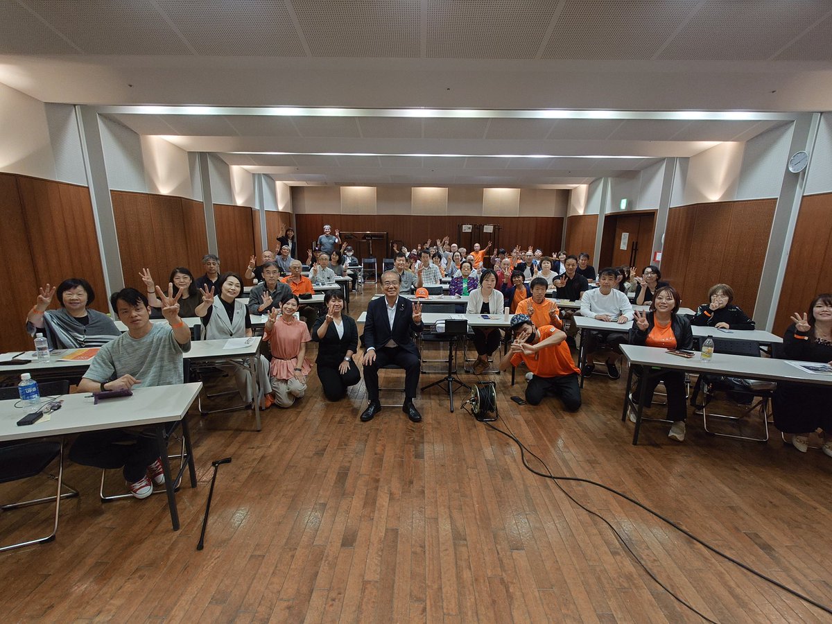 andouhiroshi's tweet photo. 本日は仙台市と山形市で街頭演説とタウンミーティング。消費税の正体についてお話ししてきました。食料品だけ消費税減税は大愚策。消費税は一律税率にして減税。もっとも良いのは廃止です。#消費税は欠陥税制  #消費税は賃上げ妨害税 https://t.co/cUwJcNfY9q
