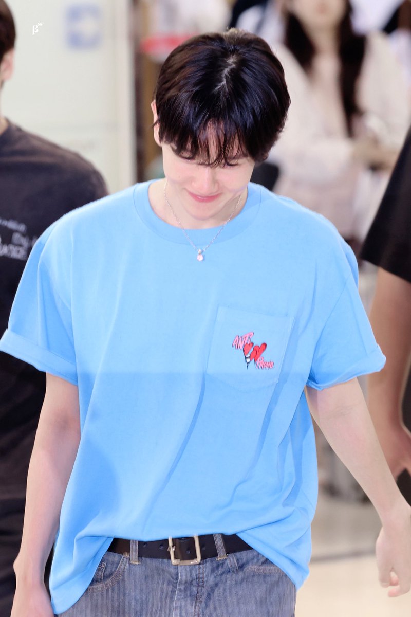 Berryyu56's tweet photo. 260913 GMP  #BAEKHYUN  #백현 #ベッキョン #伯贤@B_hundred_Hyun https://t.co/6IS3xiWBH5