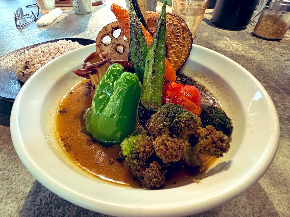 yousei_group's tweet photo. 金山界隈が名古屋カレーNo.1エリアな件
日系やインネパ系も含めてカレー屋率が異常に高い金山。特に、
①南インドカレー『マルドゥ』
②スープカレー『イシバ』
は各ジャンルで名古屋では突出している。
③スリランカカレー『パハナ』が御器所に移転していなければ完璧だった… https://t.co/mHx9wbNrlg