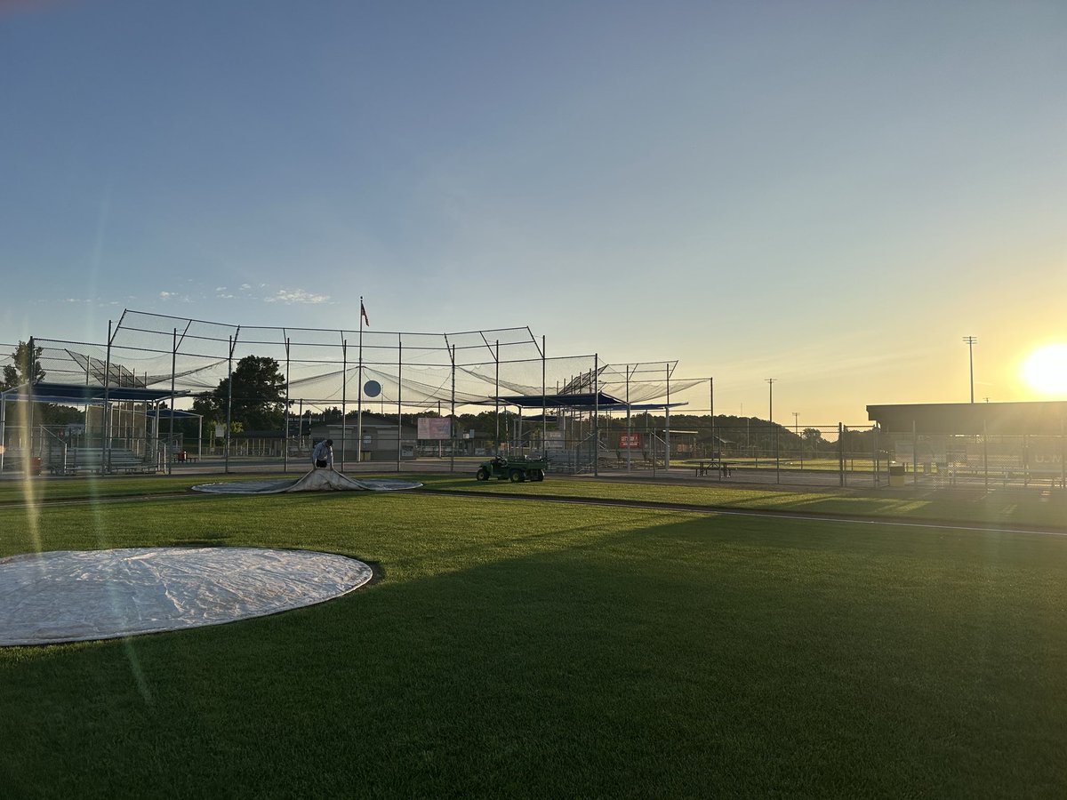 MeijerSprtCompl's tweet photo. Lots going on today at the Meijer Sports Complex ⚾️ 🥎 presented by @westmisports   The 3rd and final day of @NAFASoftball in Quad B on fields 5,6,7,8.  Lake Effect fall league will be on 2,3,4,9,10,11. Not to mention @AQBaseball has a double header on Champs vs @Jacks_BSB https://t.co/SLKWXdRlos