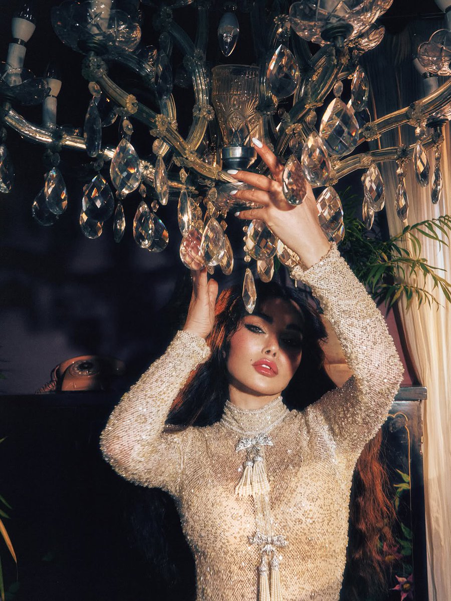 Haifaholics's tweet photo. صور رائعة من كواليس تصوير فيديو كليب #سيبو_سيبو 🥰❤️
.
#هيفاء_وهبي 
@HaifaWehbe #MegaHaifa3 https://t.co/FBblIzqF3O