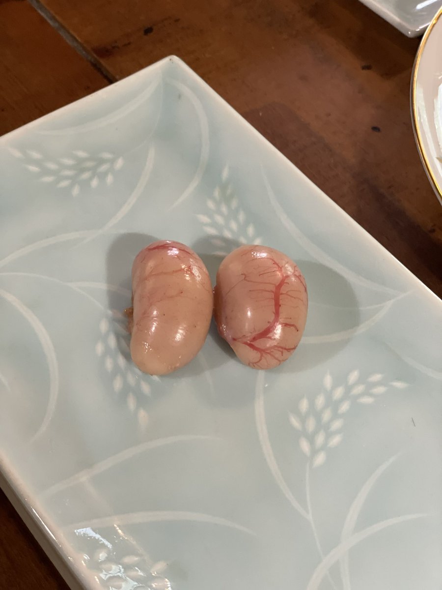 ltd_tocoto's tweet photo. 今日は千早赤阪村で育てていた「にわとりのオス」の解体でした　
食育、命をいただきました、
ありがとう🐓
私はオスの玉を初めてたべました
#にわとり #にわとり解体　#千早赤阪村 https://t.co/TlxZi6Viwr