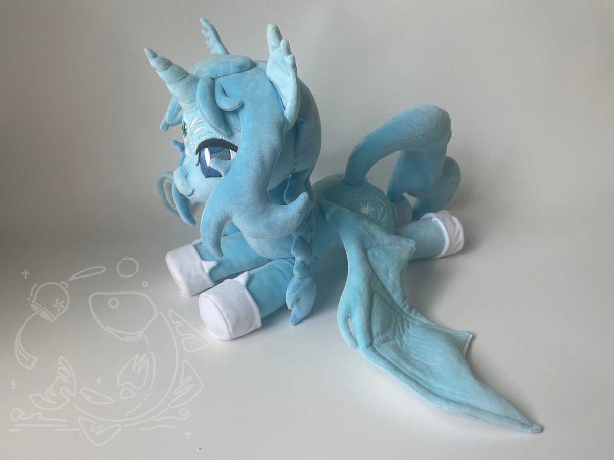 Aquauta's tweet photo. Finished this adorable little bat pony🦇
#mlp #plush #mlpoc #mylittlepony https://t.co/PwEzcSfl0T