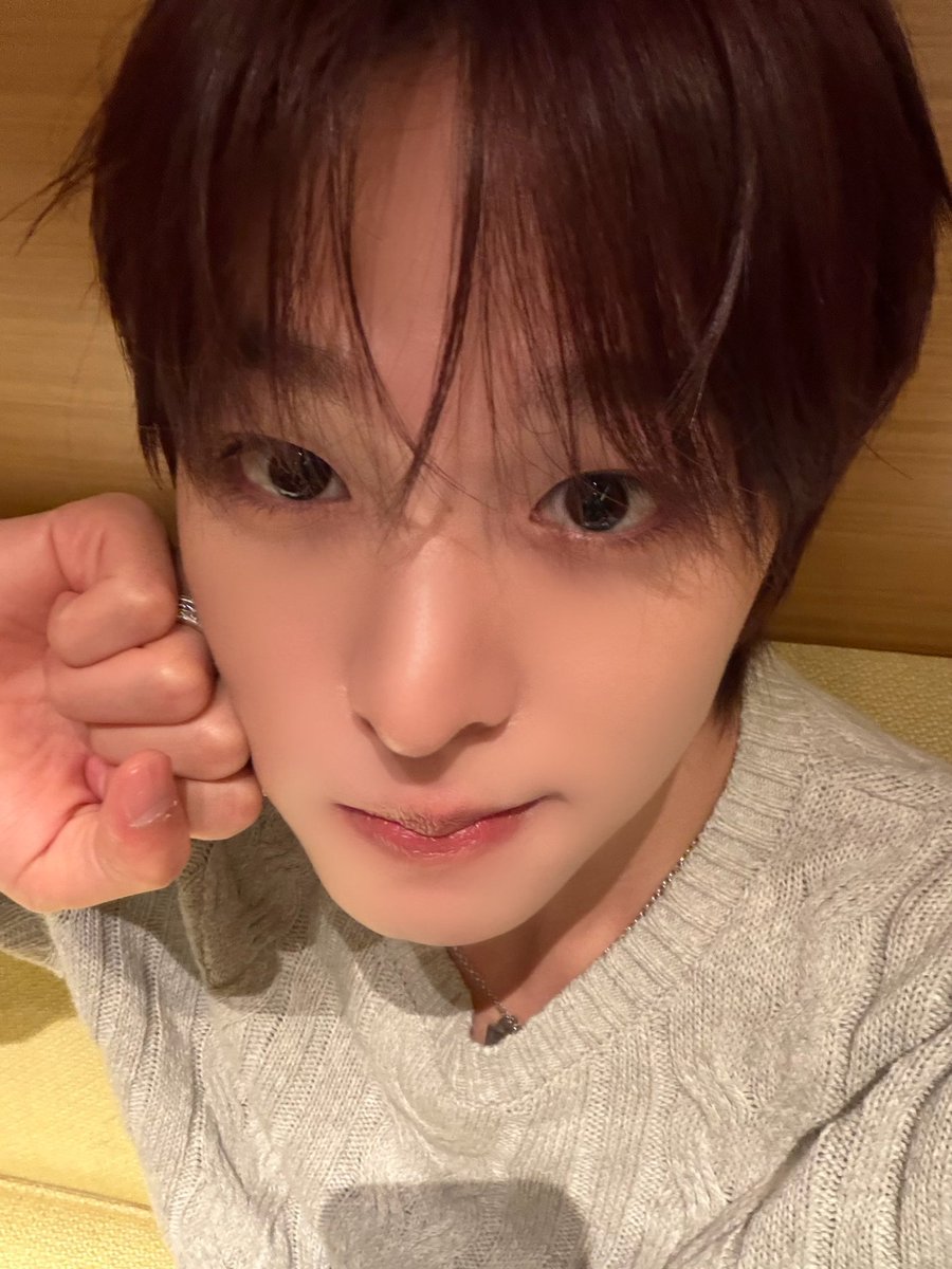 sasa_null's tweet photo. 급식때 아다뗏는데 누나앞에서 내숭부린다고
동정인척하는 슴살 리꾸랑 그거 철썩같이믿고
리꾸 지켜준다고 다른남자랑 자고다니는 누나
보고싶다 .. 근데 누나 모럴 박살나서 이게
바람이라고 생각안함 .. 근데 그 누나도 
이십대 중반이라 성욕 왕성해서
이남자 저남자 만나면서 자고 다니는데 https://t.co/ptqZhFQJDN