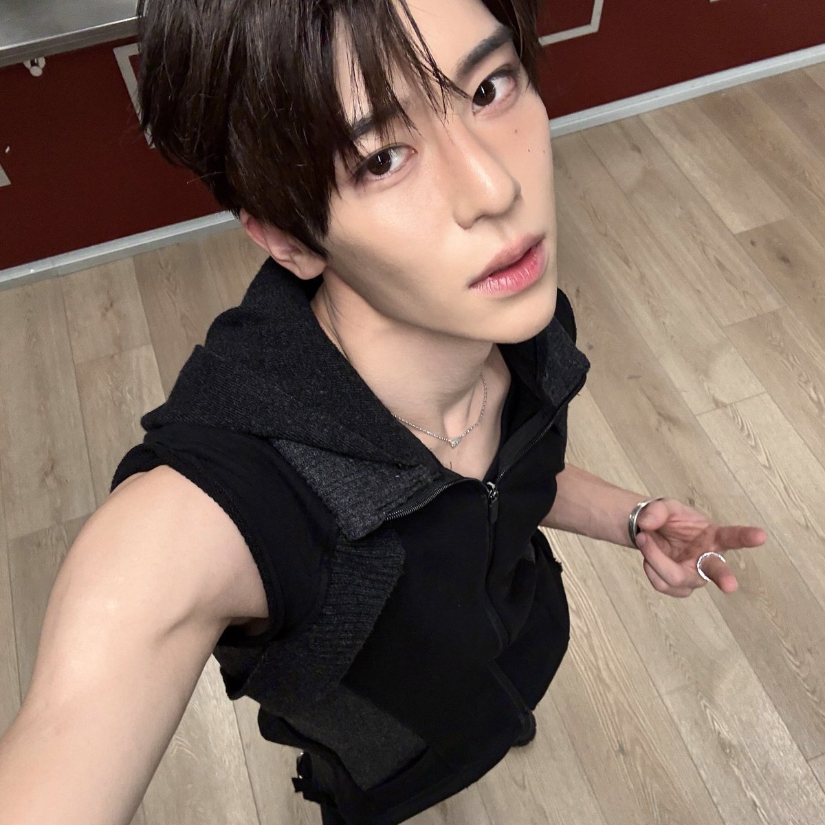 sasa_null's tweet photo. 한 남자랑 궁합 넘 잘맞아서 고정섹파 되면
어떡하지... 근데 그 남자는 누나한테
백퍼 마음있고...
근데 그 남자, 여자한테 남친 있는거
모르지 않음. 관계 하고 나면 꿀떨어지는 눈으로
휴대폰 토독토독하는데 누구냐고 물어보면
으응. 남친. 하고 숨길생각도 없음 https://t.co/EImNa8Gpcx