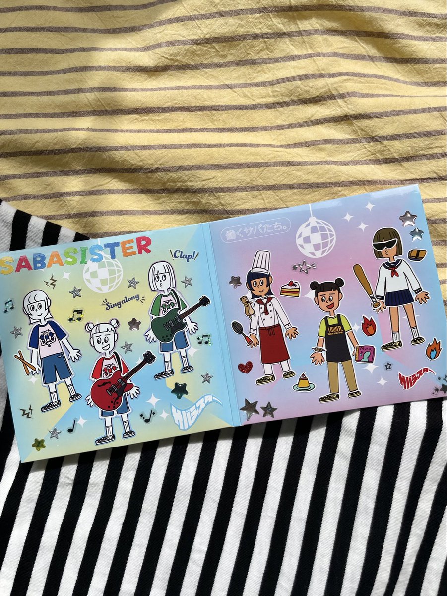 nami___desu__'s tweet photo. #働くサバたちデコったよ
ちょいグレ学生、パティシエ、タワレコで働く3人がバンドを組んで夜はサバシスターとして音楽を楽しむ設定！！
せっかくだから両面使いたくて2枚目は切り取ってみた✌🏻💖発想もデザインも天才すぎる〜★彡
デザイナーなちさすがでした( ◠‿◠ ) https://t.co/01pqjLXS47