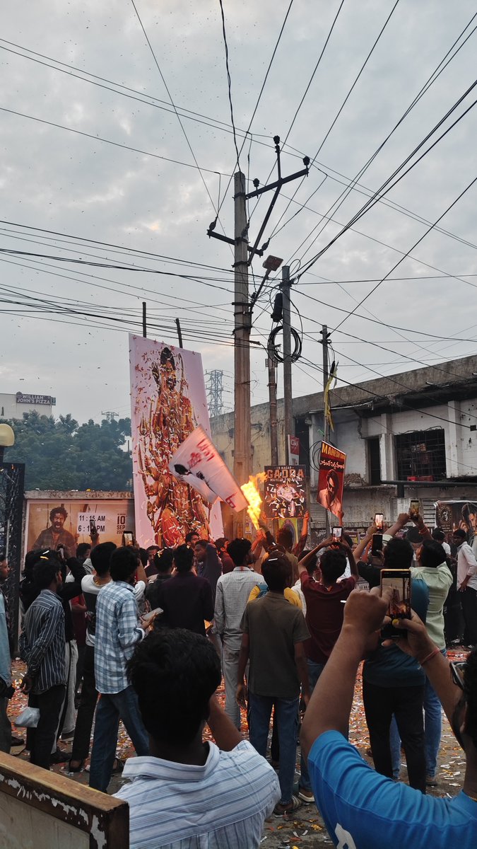 MbDeepu007's tweet photo. LB Nagar Sushma theatre 🔥

 #Varanasi @urstrulyMahesh @ssk1122 https://t.co/eWKwy0eLS2