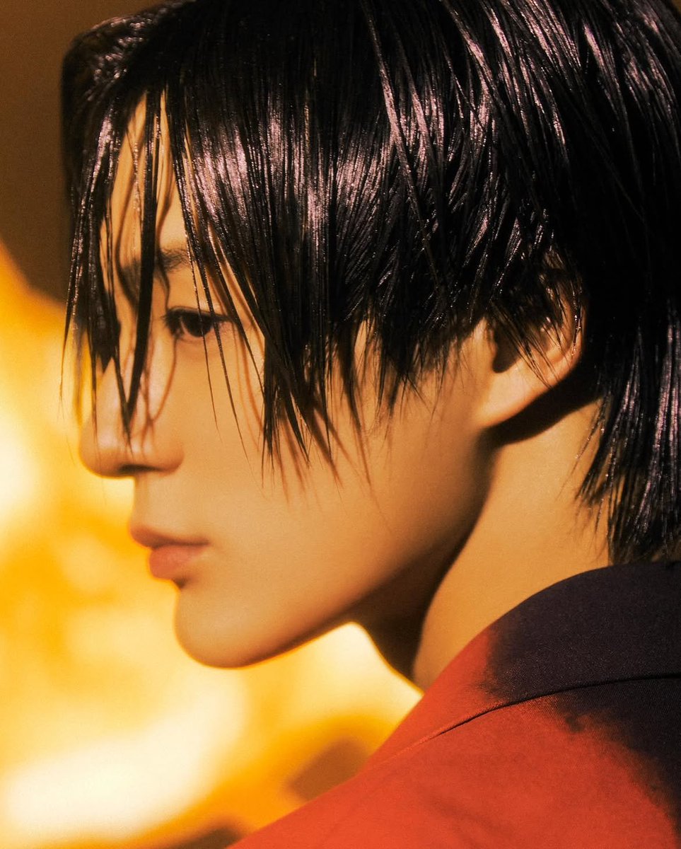 leeujenyo's tweet photo. Another set of photos from the photoshoot with Dazed. Still thinking about how fun this day was, especially getting to try out a different mood and style for the shoot. https://t.co/28rUR6sl4g