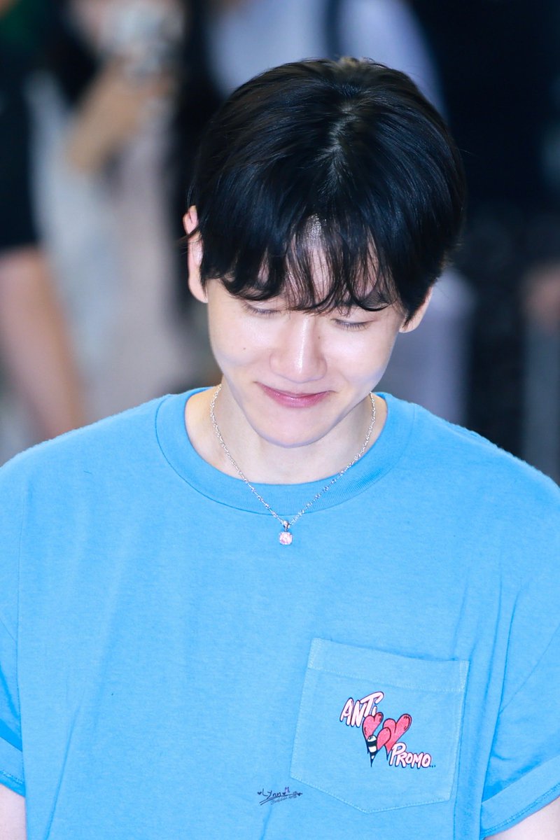 BaekchanLynnee's tweet photo. 🐶🛬260913 GMP

😌

@B_hundred_Hyun @BAEKHYUN_INB100
#백현 #BAEKHYUN https://t.co/lszTdm0IKA