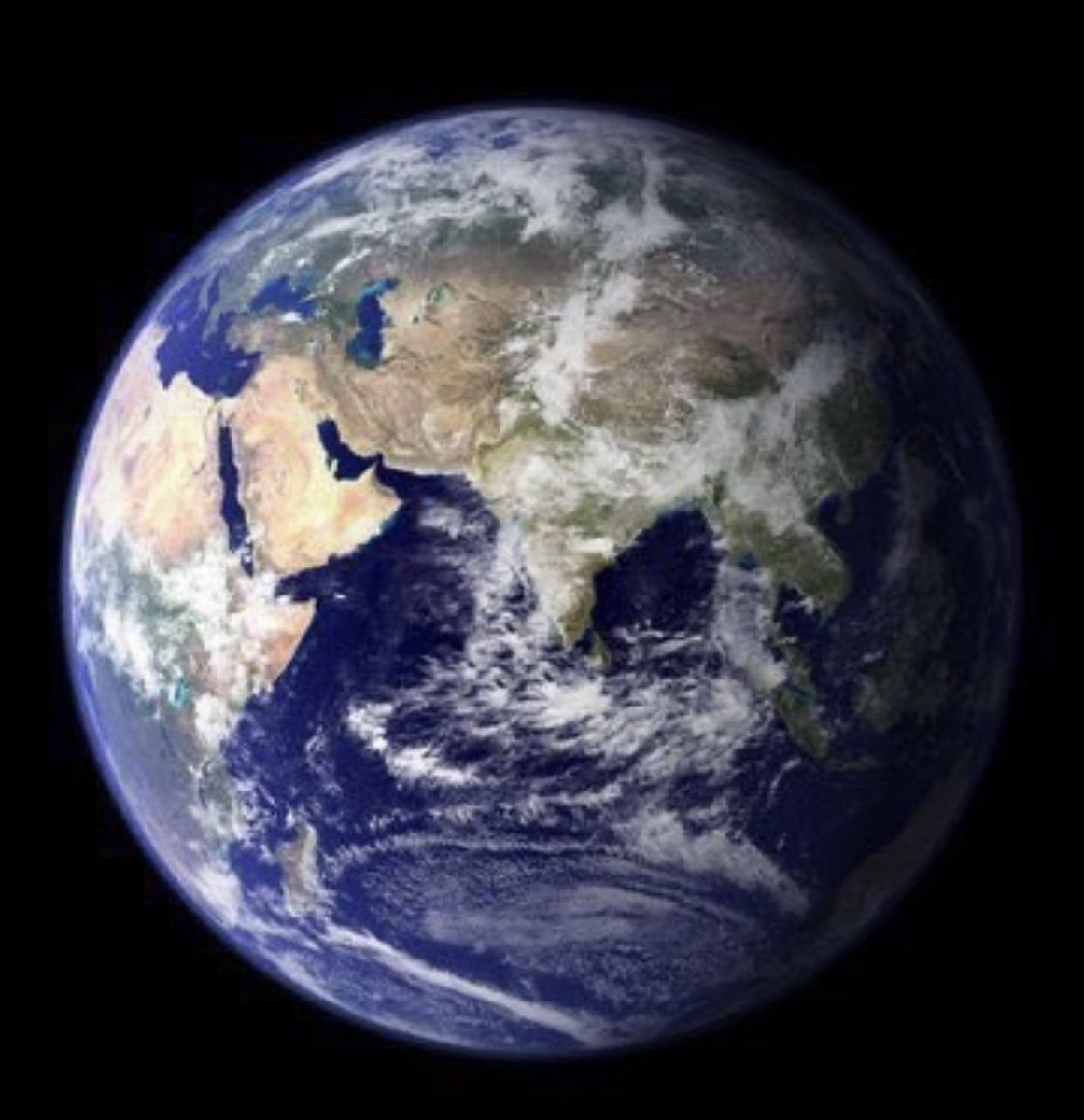 minchansidebae's tweet photo. The world before              The world after 
Han was born                      Han was born https://t.co/IfaPEZxExi