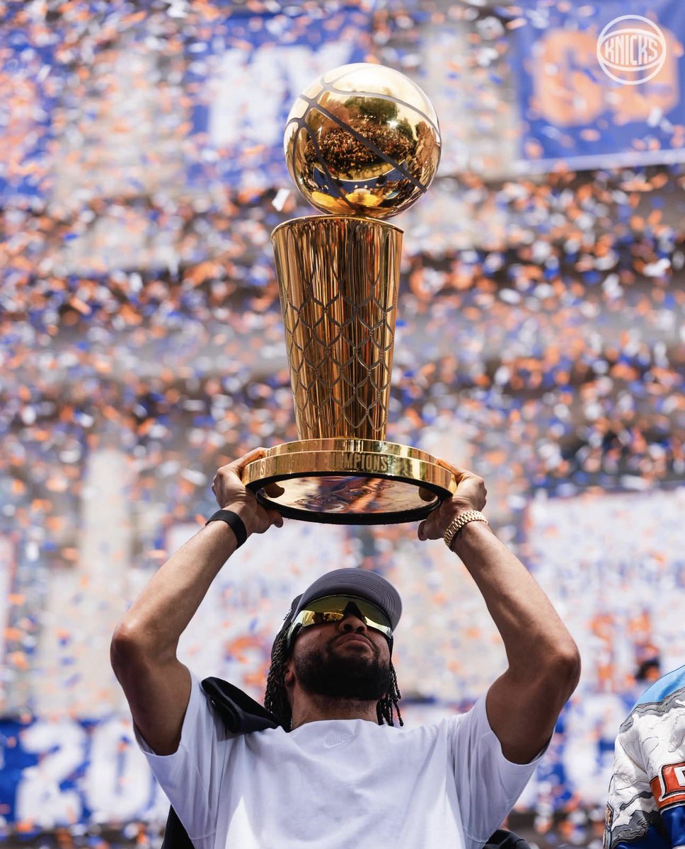 TheKnicksInFive's tweet photo. 3 months of pure bliss. Knicks in 5. https://t.co/0MvCeBWlec
