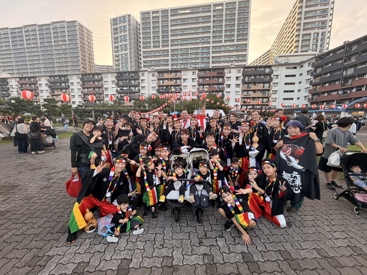 genkimaisin's tweet photo. 本日は若松団地祭りに参加しました！

団地の皆様大賑わいで、たくさん盛り上がっていただきました♪

来週からはいよいよ秋の陣、気合いを入れて踊ります！
皆様、是非応援に来てください♪

〈今後のイベント出演予定〉
9月20日(日)@かみす舞っちゃげ祭り https://t.co/CgAekyCbmC