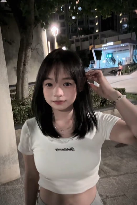 btm9zr's tweet photo. 總有人說我小孩臉   
但我真的已成年啦！！   
本人已滿18歲 很慢熟   
很愛打字閒聊   
還會有人想跟我聊天嗎？   
#18歲 #已成年 https://t.co/eSYHPPlu88