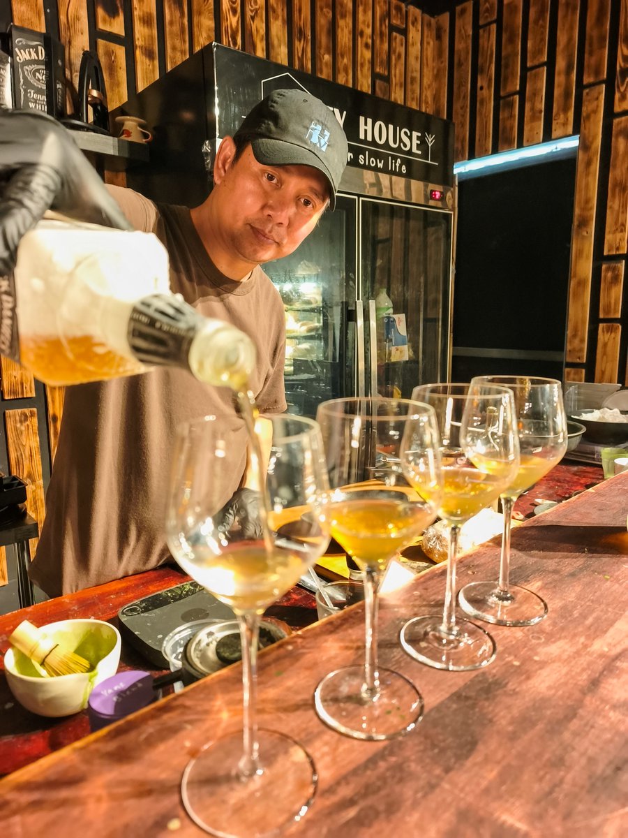UncleJourney's tweet photo. บางมุมของผม ใช่ว่าทุกคนจะรู้จัก

แต่มุมที่คนรู้จักผม  มุมนี้ครัย

#Dirtyhouse https://t.co/h4YGsfNooU