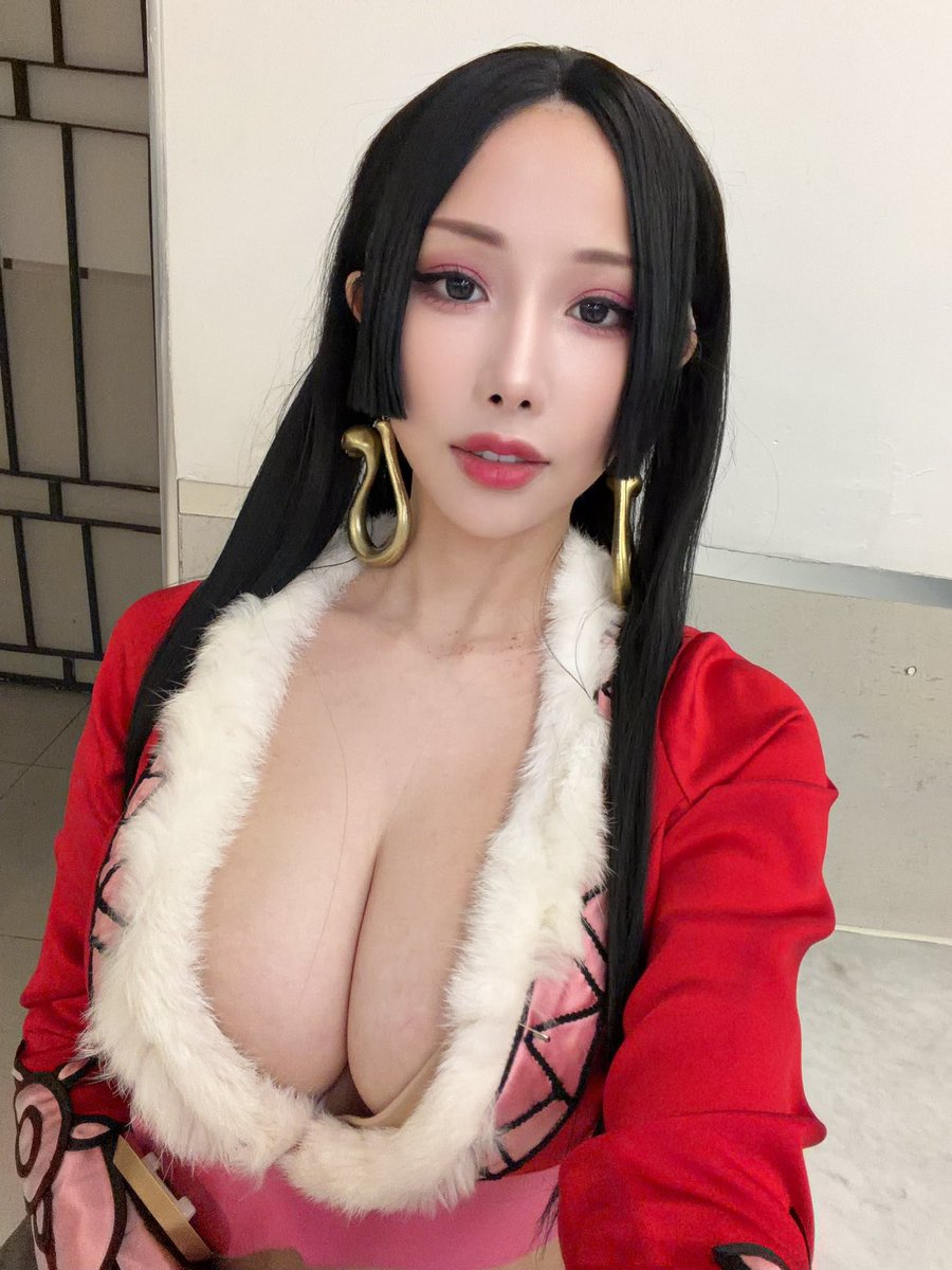 haneame_cos's tweet photo. I’ll be Boa Hancock from OP today at Animole in CDMX! Please come say hi ☺️

And thank you to my wonderful fans for coming to my panel yesterday! I had a lot of fun. Thank you always for your kindness and support ❤️ https://t.co/NEDO6siTMa